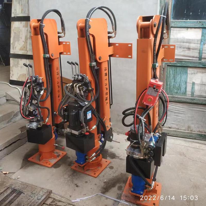 徐水区重汽蓝牌随车吊 3.2吨 国六动力强 液压驱动 农用自卸起重机